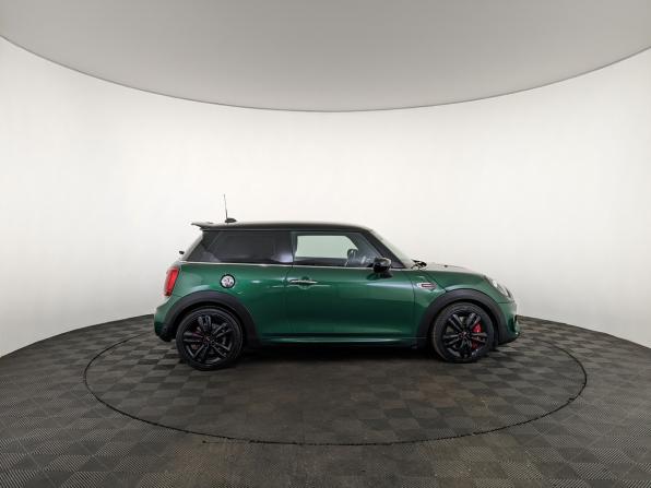 Mini Hatch III (F55/F56) Рестайлинг с пробегом 2020 года, цена 2 990 000 рублей, 84800 км, хэтчбек, Автокод Объявления