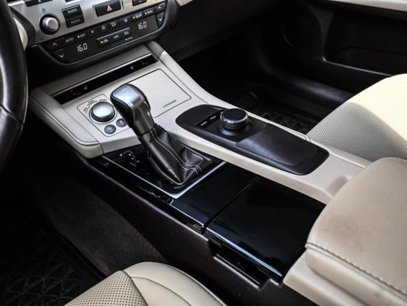 Lexus ES VI Рестайлинг с пробегом 2017 года, цена 2 434 000 рублей, 159096 км, седан, Автокод Объявления