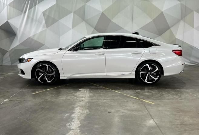 Honda Accord X Рестайлинг с пробегом 2021 года, цена 2 400 000 рублей, 79980 км, седан, Автокод Объявления