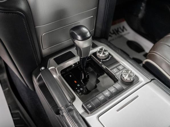 Toyota Land Cruiser 200 Series Рестайлинг 2 с пробегом 2016 года, цена 6 360 000 рублей, 225299 км, внедорожник, Автокод Объявления