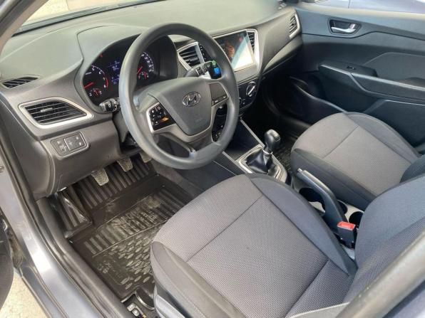 Hyundai Solaris II с пробегом 2018 года, цена 1 000 000 рублей, 125862 км, седан, Автокод Объявления