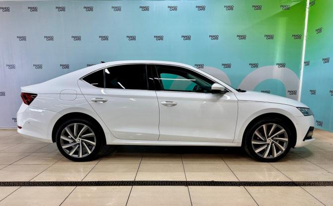 Skoda Octavia IV (A8) с пробегом 2020 года, цена 2 221 000 рублей, 117165 км, лифтбек, Автокод Объявления