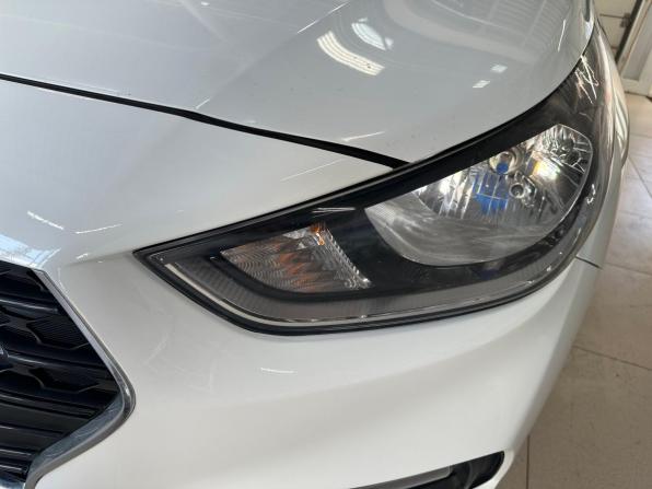 Hyundai Solaris II с пробегом 2018 года, цена 990 000 рублей, 134000 км, седан, Автокод Объявления
