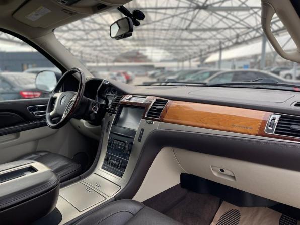 Cadillac Escalade III с пробегом 2011 года, цена 2 195 000 рублей, 208452 км, внедорожник, Автокод Объявления