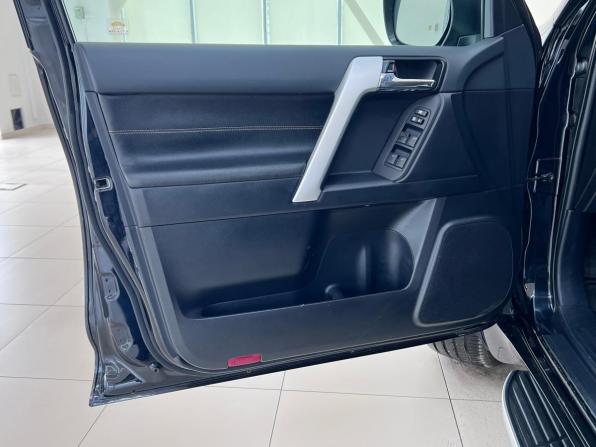 Toyota Land Cruiser Prado 150 Series Рестайлинг 1 с пробегом 2016 года, цена 3 940 000 рублей, 189161 км, внедорожник, Автокод Объявления