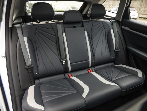 Geely Atlas II с пробегом 2023 года, цена 2 449 777 рублей, 62200 км, внедорожник, Автокод Объявления