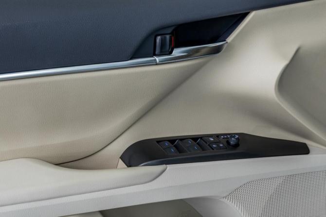 Toyota Camry VIII (XV70) Рестайлинг с пробегом 2022 года, цена 2 923 000 рублей, 101695 км, седан, Автокод Объявления