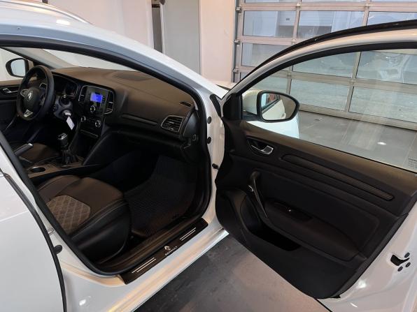Renault Megane IV с пробегом 2019 года, цена 1 295 000 рублей, 156242 км, универсал, Автокод Объявления