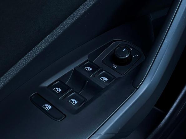 Volkswagen Jetta VII с пробегом 2019 года, цена 1 638 500 рублей, 98008 км, седан, Автокод Объявления