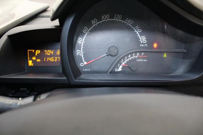 Toyota iQ с пробегом 2009 года, цена 599 000 рублей, 114603 км, хэтчбек, Автокод Объявления