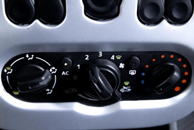 Renault Logan I Рестайлинг с пробегом 2012 года, цена 499 000 рублей, 227536 км, седан, Автокод Объявления