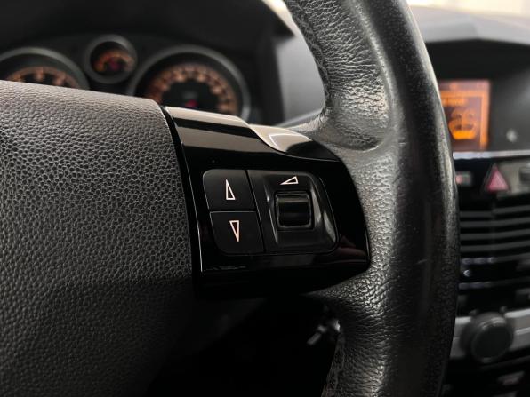 Opel Astra H Рестайлинг с пробегом 2010 года, цена 699 000 рублей, 198640 км, хэтчбек, Автокод Объявления