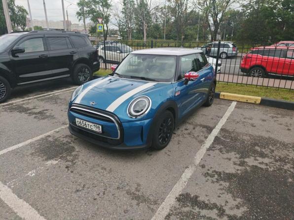 Mini Hatch III (F55/F56) Рестайлинг 2 с пробегом 2021 года, цена 2 354 000 рублей, 57265 км, хэтчбек, Автокод Объявления