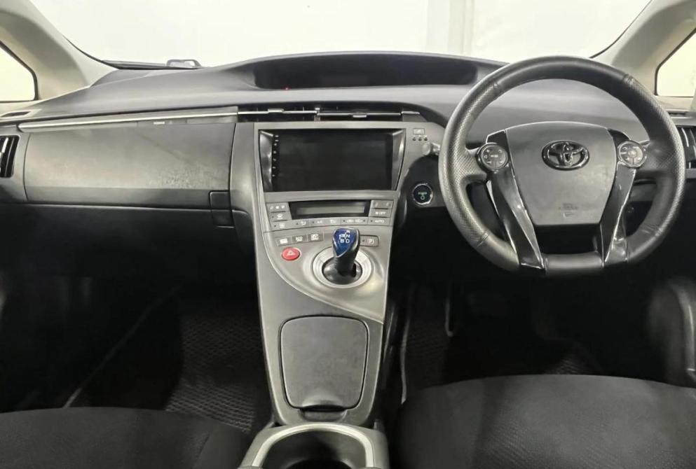 Toyota Prius III Рестайлинг (XW30) Астрахань  - изображение 16
