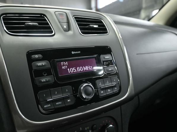 Renault Sandero II Рестайлинг с пробегом 2018 года, цена 1 229 900 рублей, 96000 км, хэтчбек, Автокод Объявления