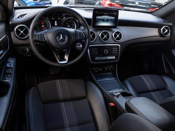 Mercedes-Benz GLA I (X156) Рестайлинг с пробегом 2019 года, цена 2 019 700 рублей, 184505 км, внедорожник, Автокод Объявления