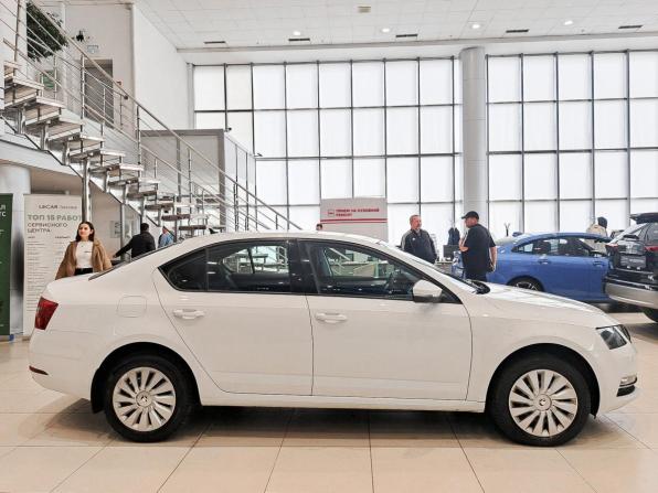 Skoda Octavia III (A7) Рестайлинг с пробегом 2019 года, цена 1 650 000 рублей, 83764 км, лифтбек, Автокод Объявления