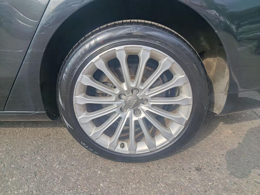 Audi A8 III (D4) Москва  - изображение 12