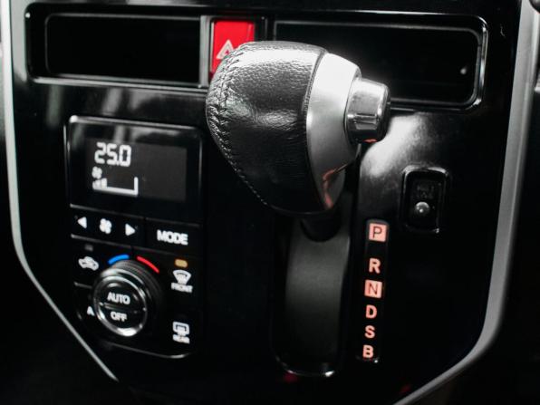 Toyota Roomy I с пробегом 2016 года, цена 1 100 000 рублей, 95272 км, минивэн, Автокод Объявления