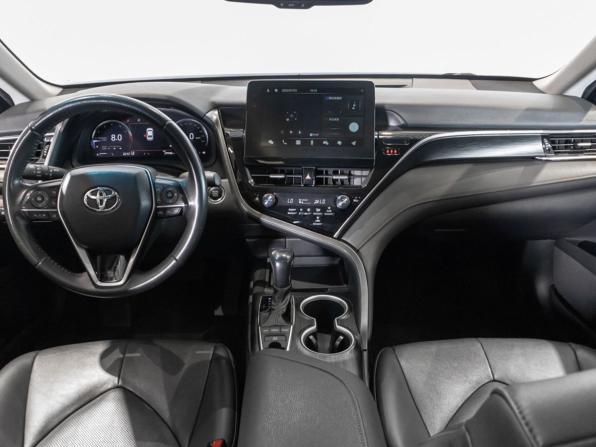 Toyota Camry VIII (XV70) Рестайлинг с пробегом 2023 года, цена 3 530 000 рублей, 29501 км, седан, Автокод Объявления