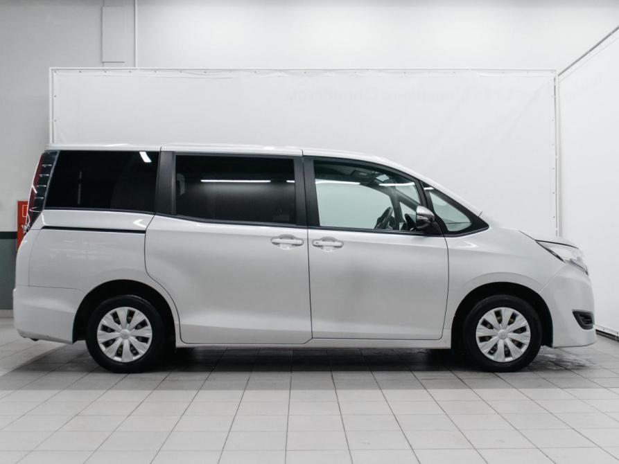 Toyota Noah III (R80) Рестайлинг Красноярск  - изображение 7