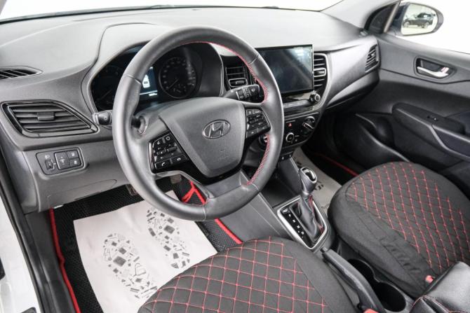 Hyundai Solaris II Рестайлинг с пробегом 2024 года, цена 2 249 000 рублей, 18589 км, седан, Автокод Объявления