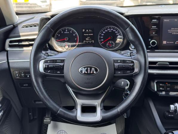 Kia K5 III с пробегом 2021 года, цена 2 490 000 рублей, 105802 км, седан, Автокод Объявления