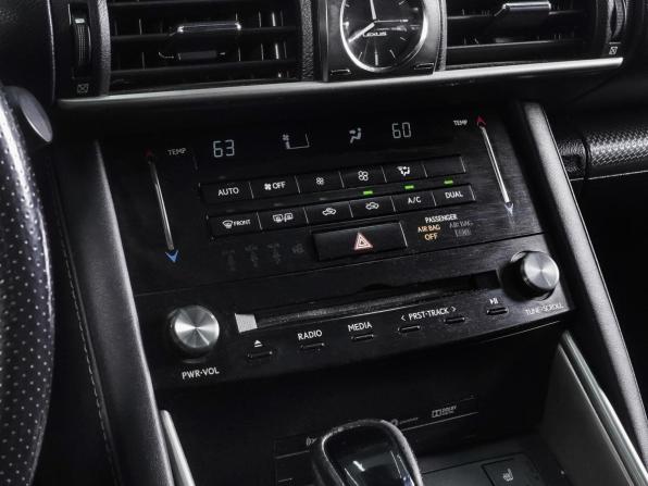Lexus IS III Рестайлинг с пробегом 2016 года, цена 2 993 000 рублей, 140133 км, седан, Автокод Объявления