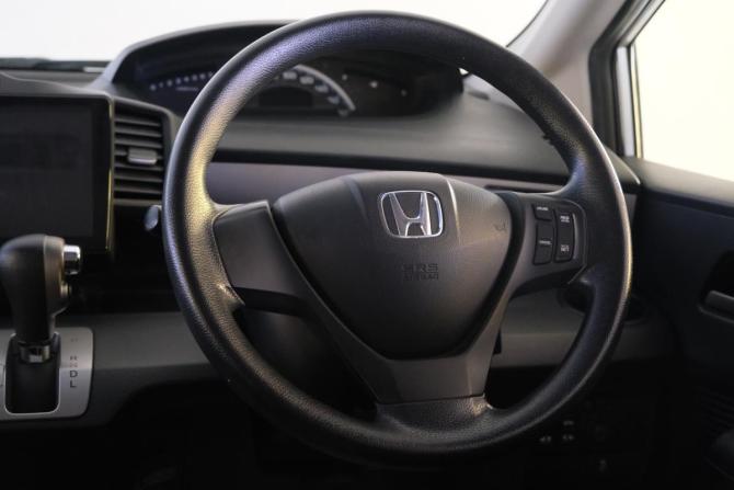 Honda Freed I Рестайлинг с пробегом 2012 года, цена 1 159 000 рублей, 147000 км, компактвэн, Автокод Объявления