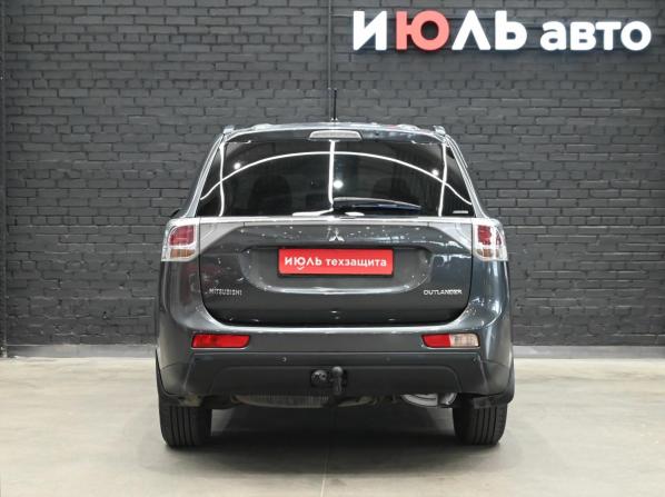 Mitsubishi Outlander III с пробегом 2013 года, цена 1 300 000 рублей, 278015 км, внедорожник, Автокод Объявления