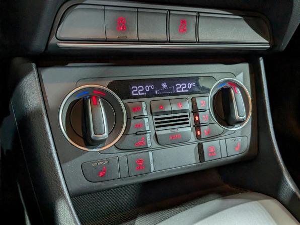 Audi Q3 I (8U) Рестайлинг с пробегом 2015 года, цена 1 990 000 рублей, 91401 км, внедорожник, Автокод Объявления