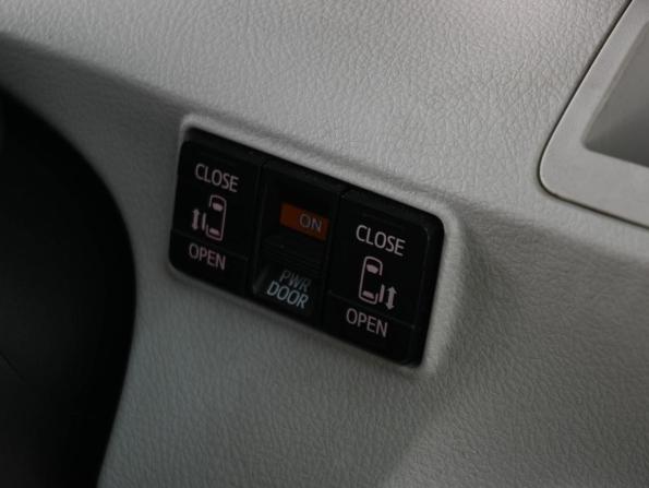 Toyota Sienta II с пробегом 2017 года, цена 1 239 000 рублей, 174465 км, компактвэн, Автокод Объявления