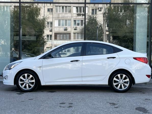 Hyundai Solaris I Рестайлинг с пробегом 2015 года, цена 1 115 000 рублей, 119641 км, седан, Автокод Объявления