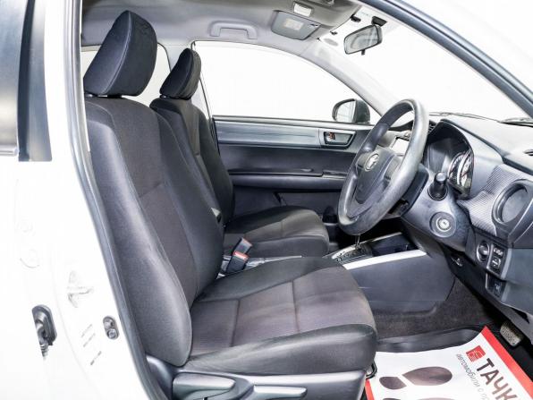 Toyota Corolla XI (E160 E170 E180) с пробегом 2012 года, цена 985 000 рублей, 197940 км, универсал, Автокод Объявления