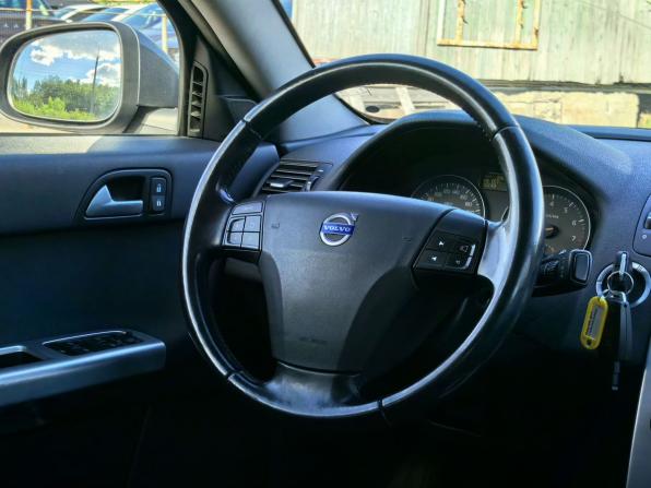 Volvo S40 II Рестайлинг с пробегом 2011 года, цена 650 000 рублей, 180000 км, седан, Автокод Объявления