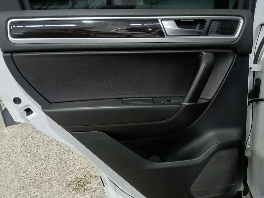 Volkswagen Touareg II Рестайлинг Санкт-Петербург  - изображение 17