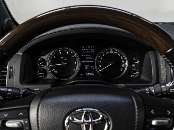 Toyota Land Cruiser 200 Series Рестайлинг 2 с пробегом 2020 года, цена 7 999 000 рублей, 60903 км, внедорожник, Автокод Объявления