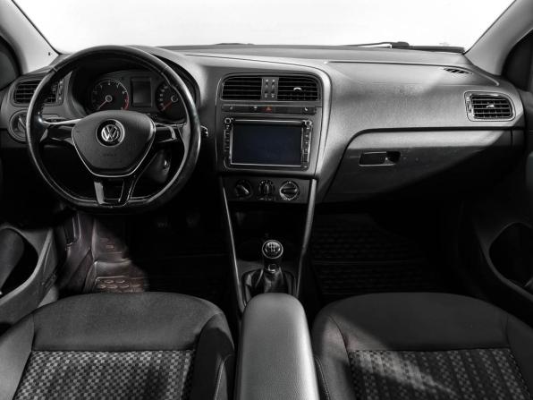 Volkswagen Polo V Рестайлинг с пробегом 2015 года, цена 860 000 рублей, 107500 км, седан, Автокод Объявления