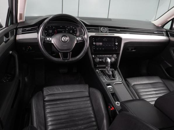 Volkswagen Passat B8 с пробегом 2018 года, цена 2 226 000 рублей, 235397 км, седан, Автокод Объявления