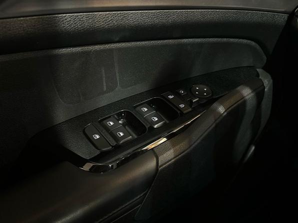 Kia Sportage V с пробегом 2022 года, цена 3 099 000 рублей, 44000 км, внедорожник, Автокод Объявления
