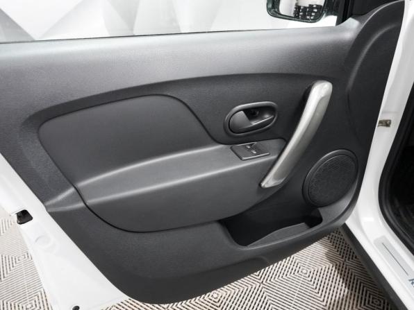 Renault Sandero II Рестайлинг с пробегом 2020 года, цена 1 343 000 рублей, 70867 км, хэтчбек, Автокод Объявления
