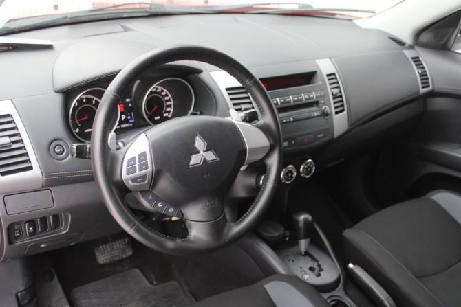 Mitsubishi Outlander II Рестайлинг с пробегом 2011 года, цена 995 000 рублей, 188263 км, внедорожник, Автокод Объявления