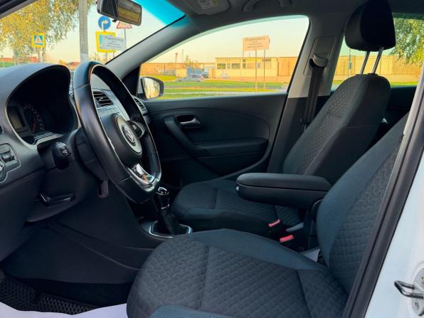 Volkswagen Polo V Рестайлинг с пробегом 2020 года, цена 1 169 900 рублей, 122000 км, седан, Автокод Объявления