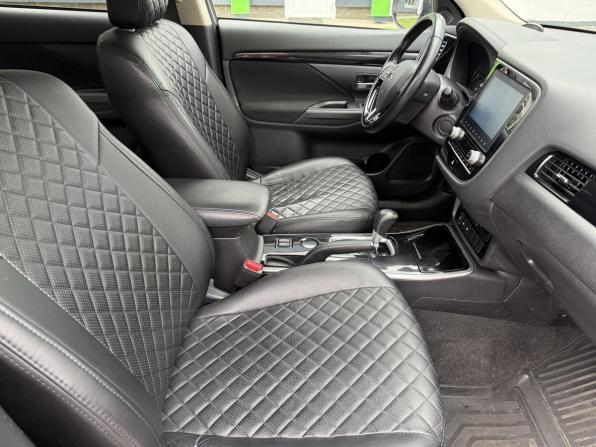 Mitsubishi Outlander III Рестайлинг 3 с пробегом 2022 года, цена 2 399 000 рублей, 130865 км, внедорожник, Автокод Объявления