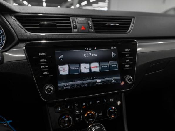 Skoda Superb III с пробегом 2018 года, цена 2 500 000 рублей, 105000 км, лифтбек, Автокод Объявления