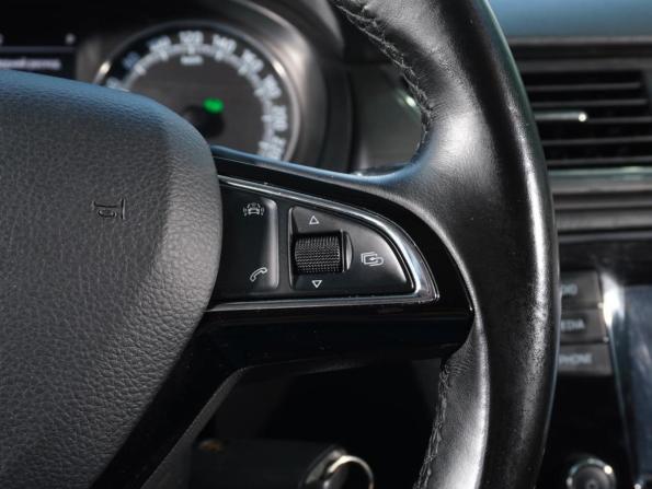 Skoda Rapid I Рестайлинг с пробегом 2018 года, цена 1 248 000 рублей, 100889 км, лифтбек, Автокод Объявления