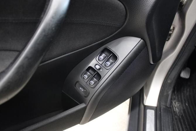 Mercedes-Benz C-Класс II (W203) Рестайлинг с пробегом 2006 года, цена 798 000 рублей, 142000 км, седан, Автокод Объявления