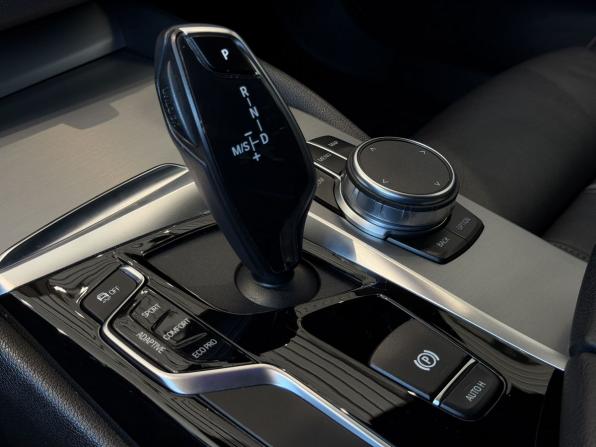 BMW 5 серии VII (G30/G31/G38) с пробегом 2018 года, цена 3 550 000 рублей, 180000 км, седан, Автокод Объявления