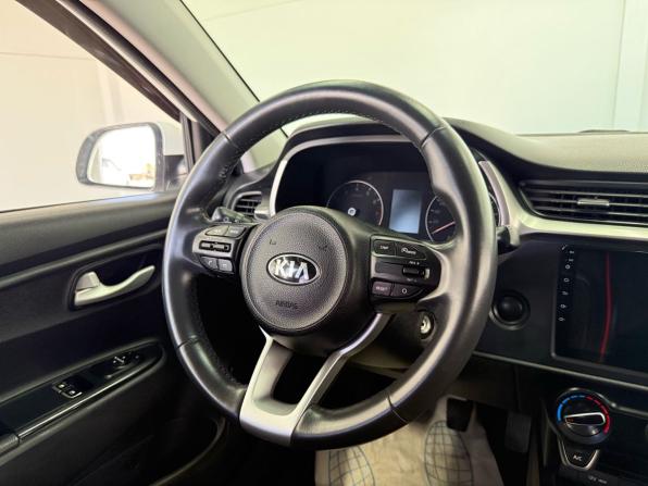 Kia Rio IV Рестайлинг с пробегом 2021 года, цена 1 249 000 рублей, 100007 км, седан, Автокод Объявления