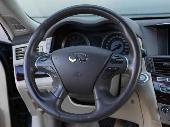 Infiniti Q70 I Рестайлинг с пробегом 2015 года, цена 1 898 000 рублей, 350685 км, седан, Автокод Объявления
